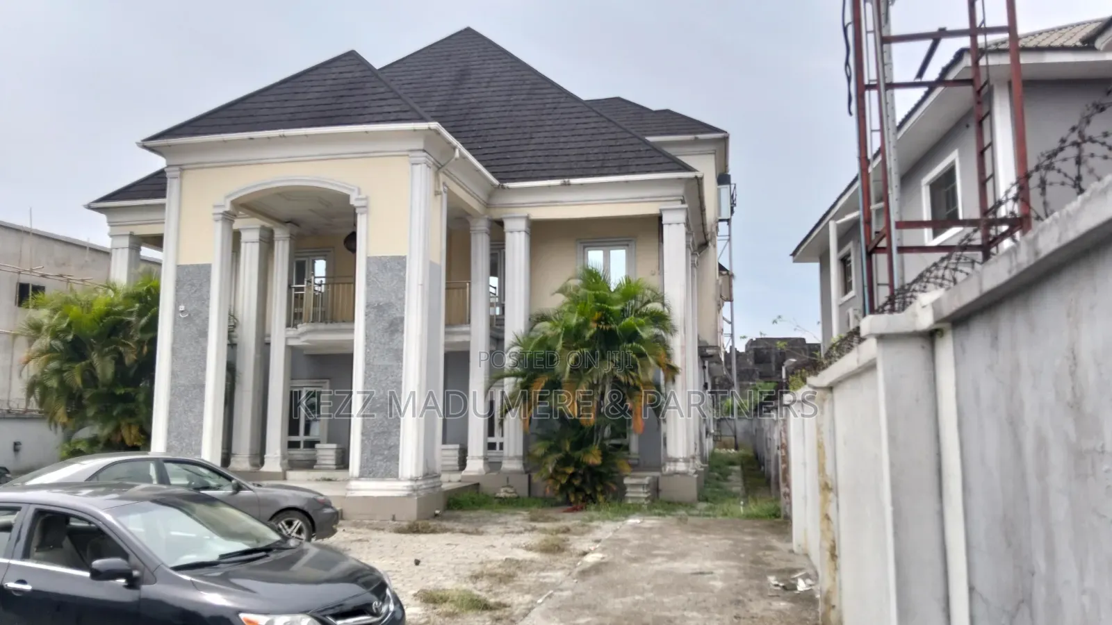 6bdrm Duplex in Royal Estate Dr, Old GRA for rent