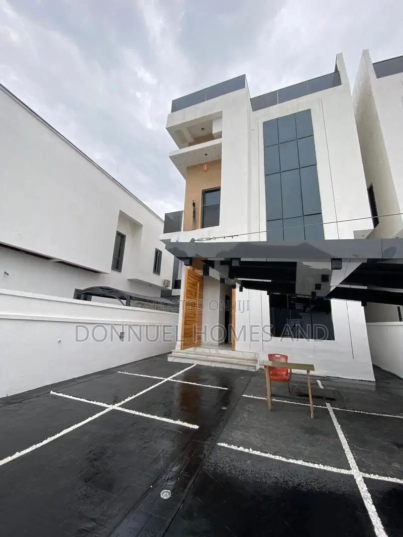 5bdrm Duplex in Lekki Expressway for sale