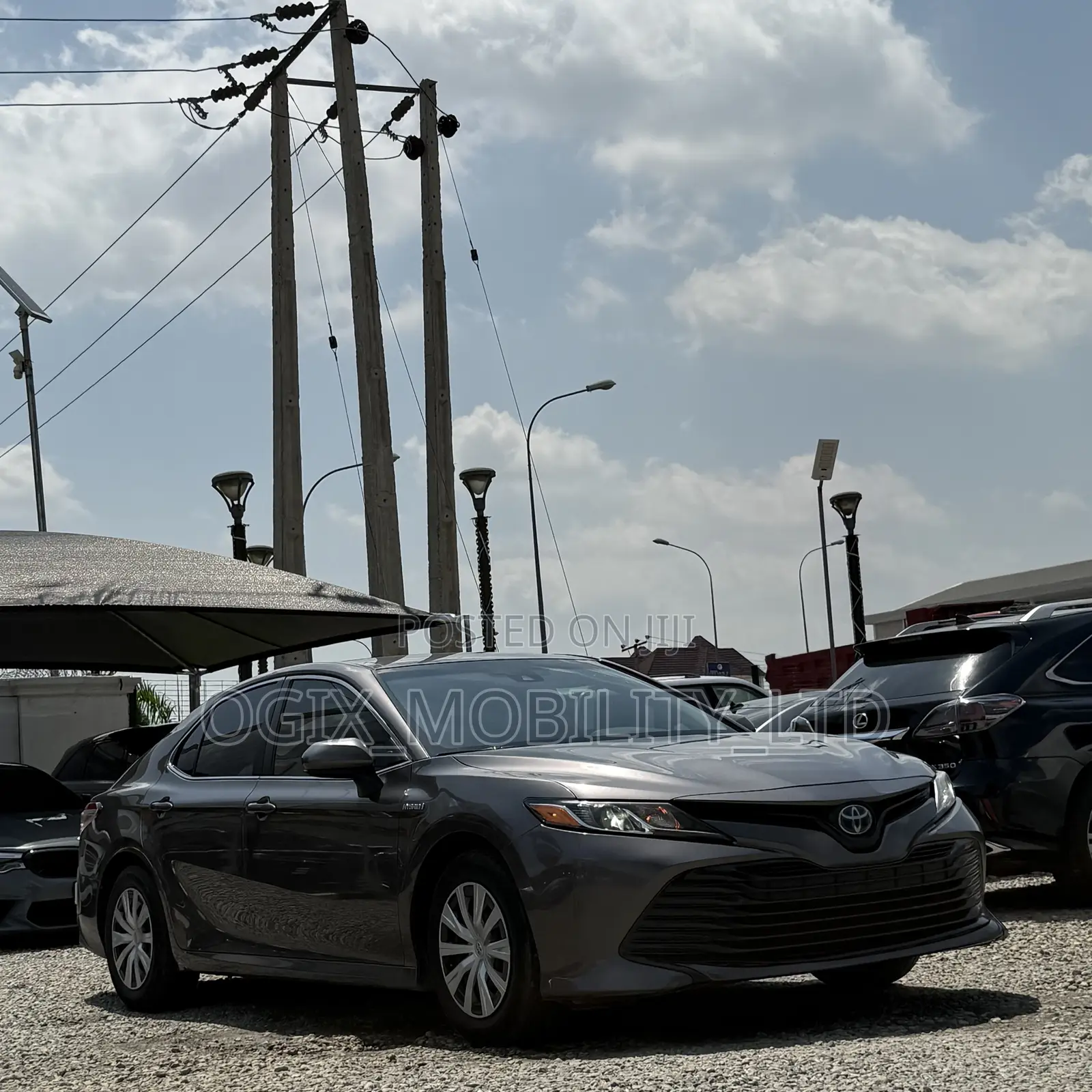 Toyota Camry LE (2.5L 4cyl 8A) 2019 Gray