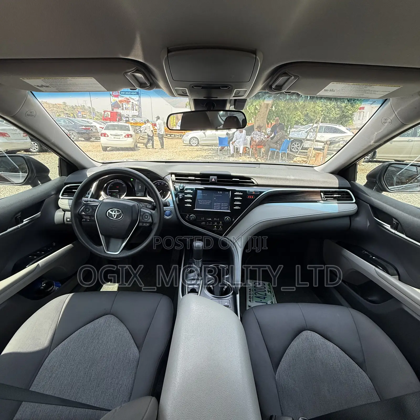 Toyota Camry LE (2.5L 4cyl 8A) 2019 Gray