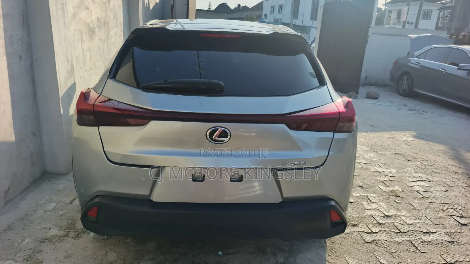 Lexus UX 2022 Silver