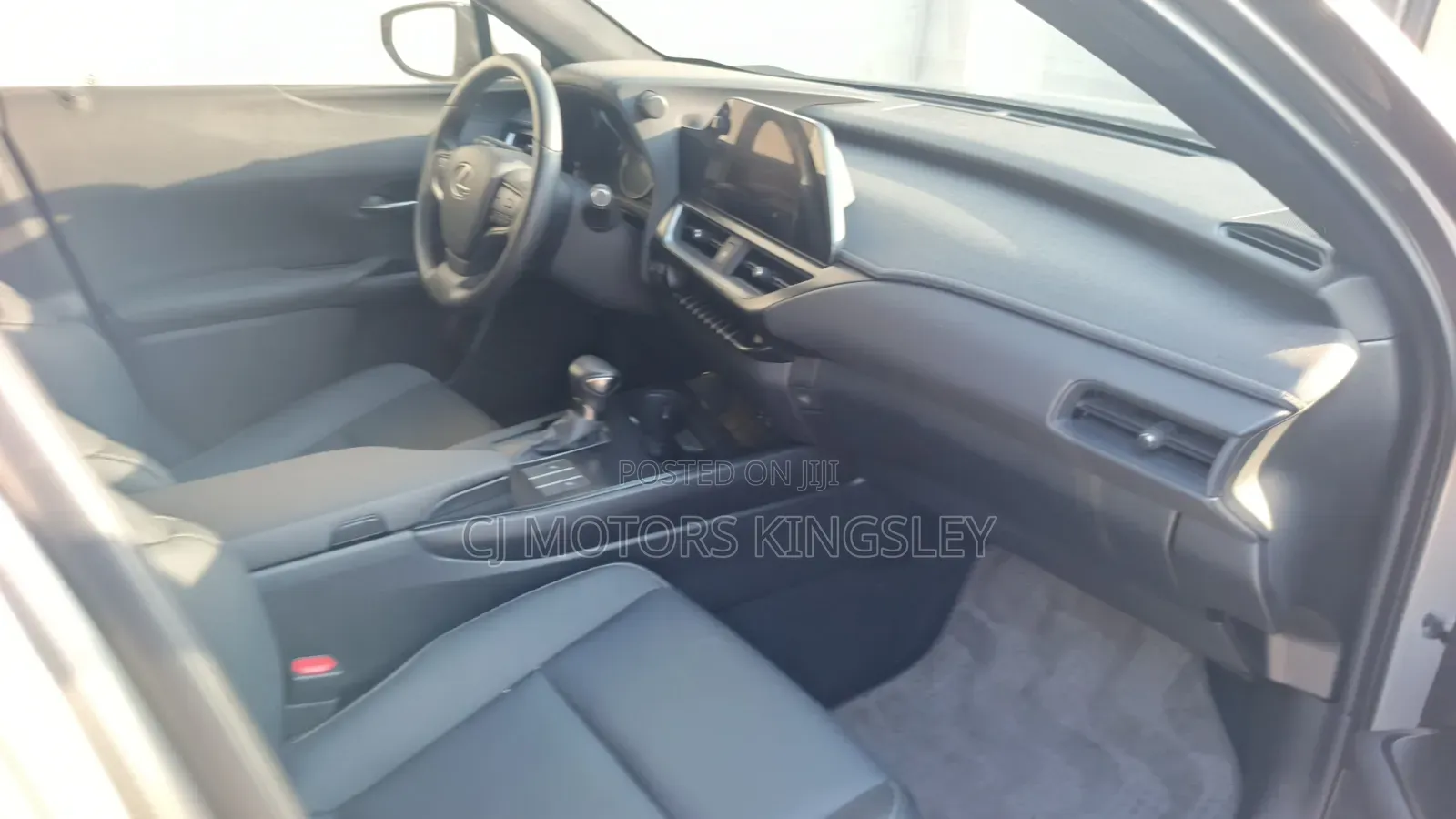 Lexus UX 2022 Silver