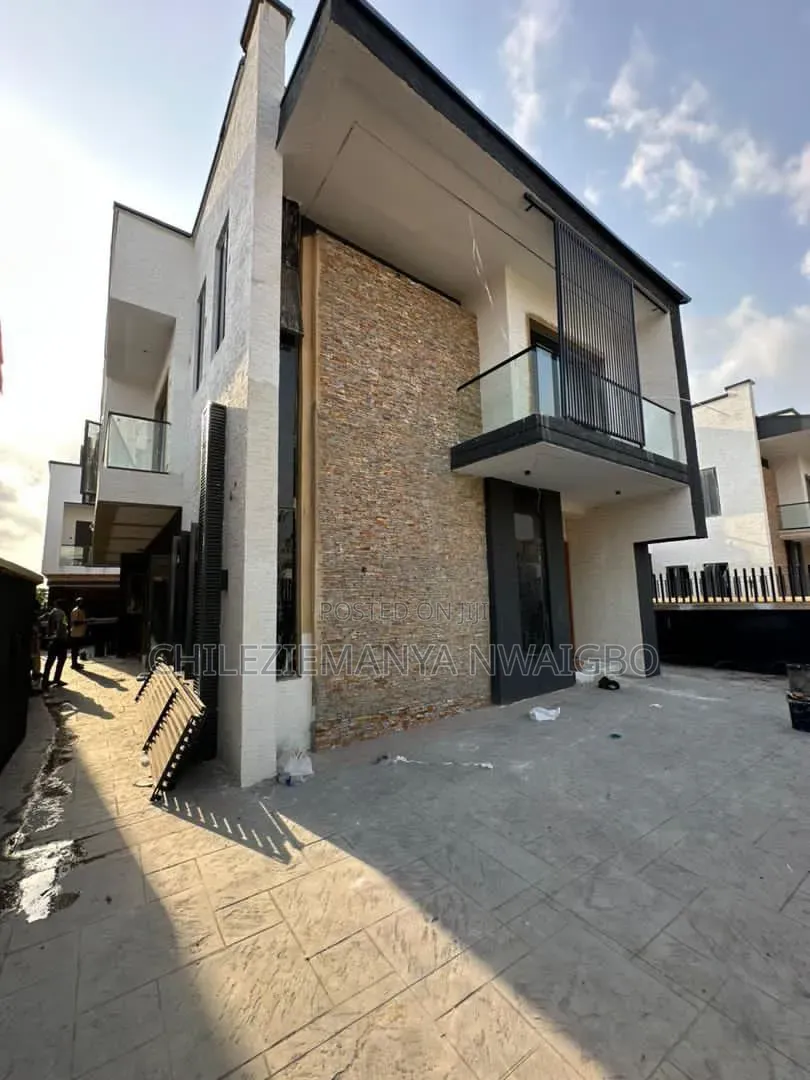 4bdrm Duplex in Berger for sale