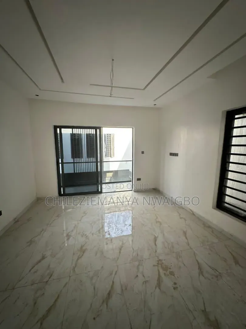 4bdrm Duplex in Berger for sale