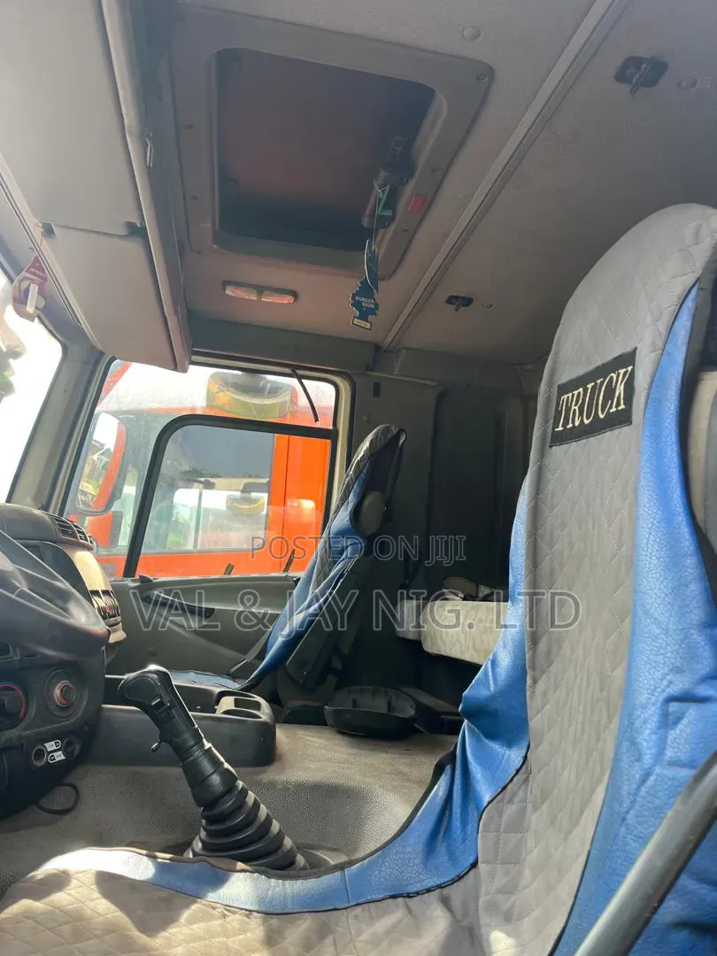 Daf 85 Cf Cap and Chassis Rigid Truck 2002 White