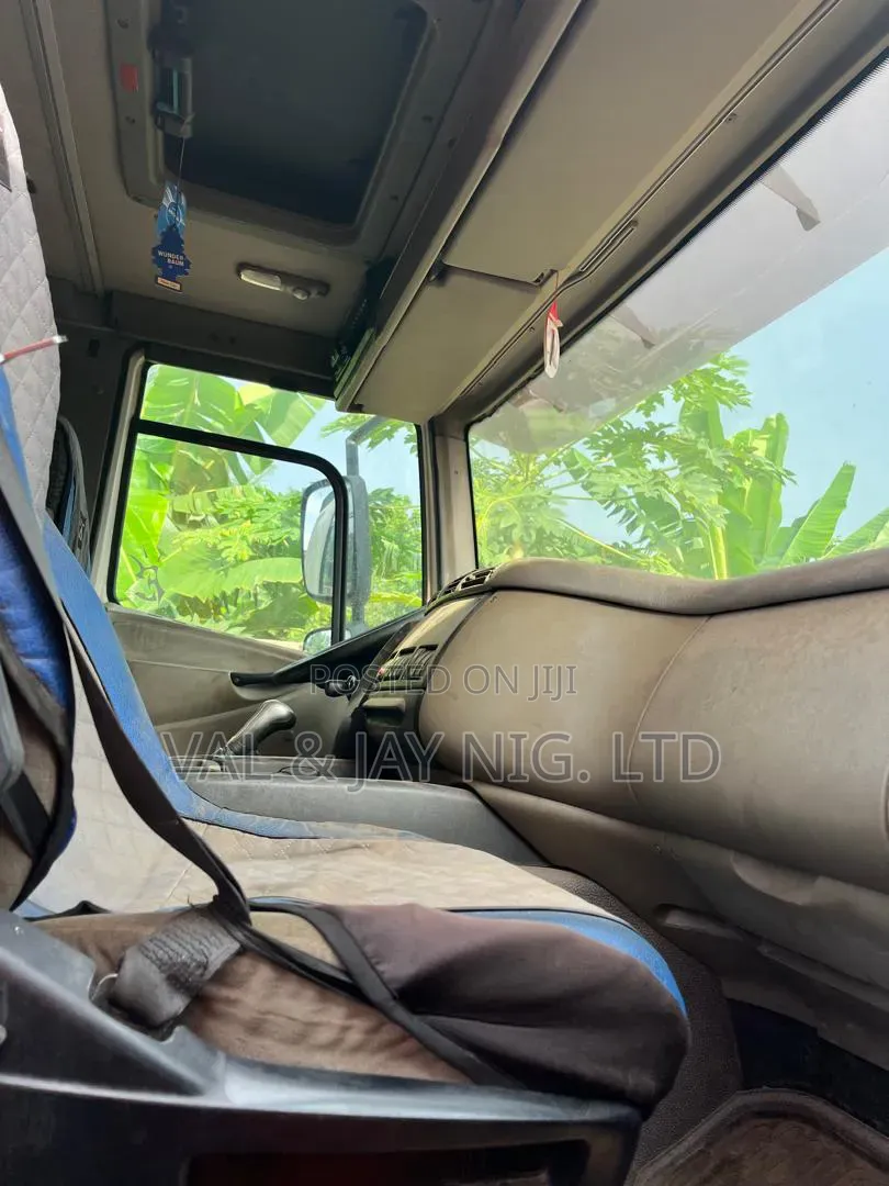 Daf 85 Cf Cap and Chassis Rigid Truck 2002 White