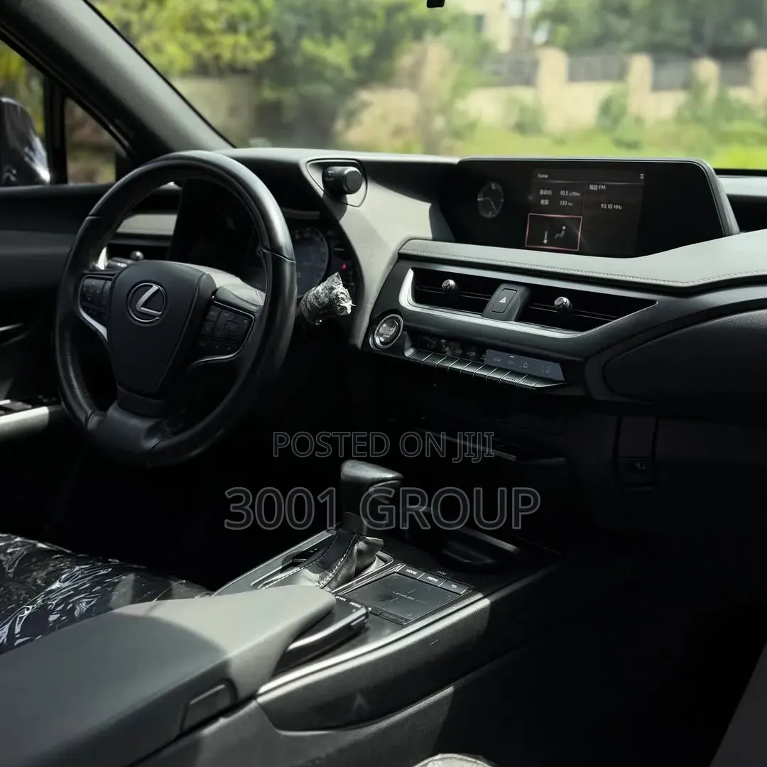Lexus UX 200 2021 Gray