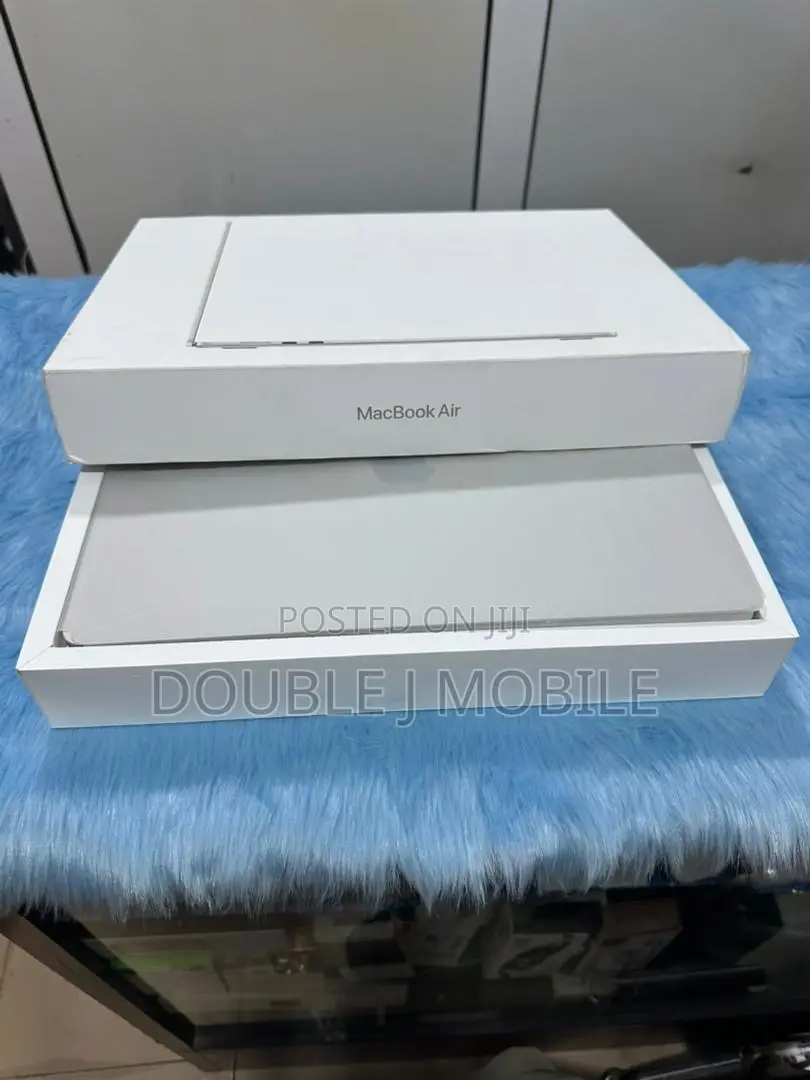 New Laptop Apple MacBook Air 2024 M3 16GB Apple M3 SSD 256GB