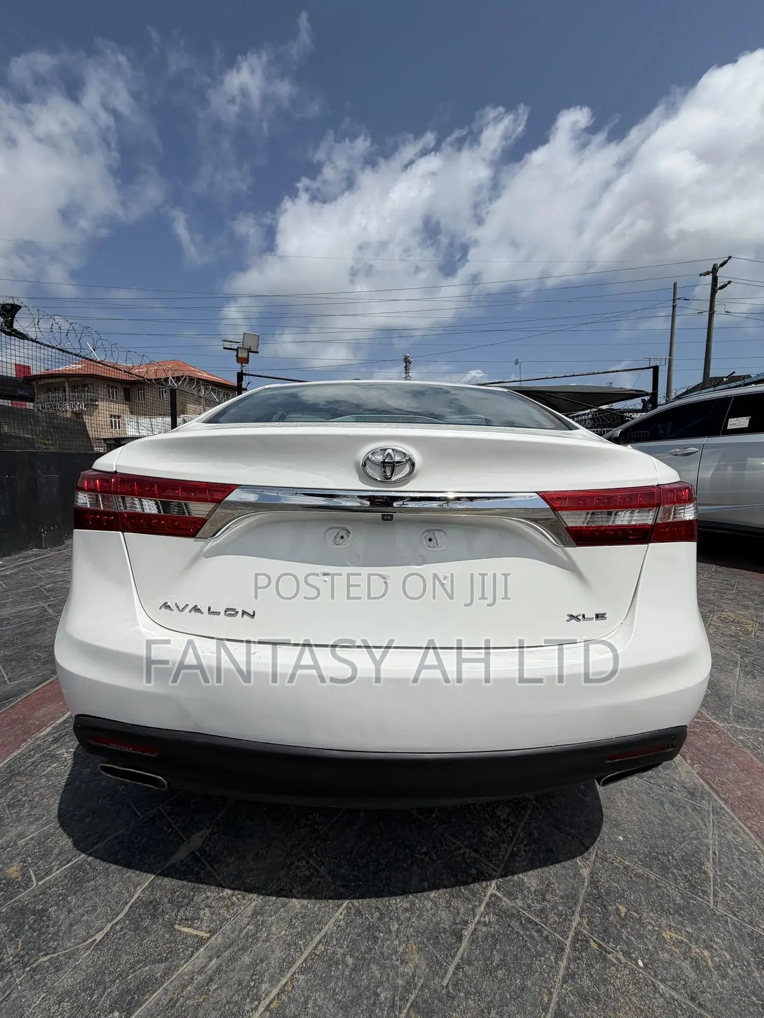 Toyota Avalon XLE 4dr Sedan (3.5L 6cyl 6A) 2014 White