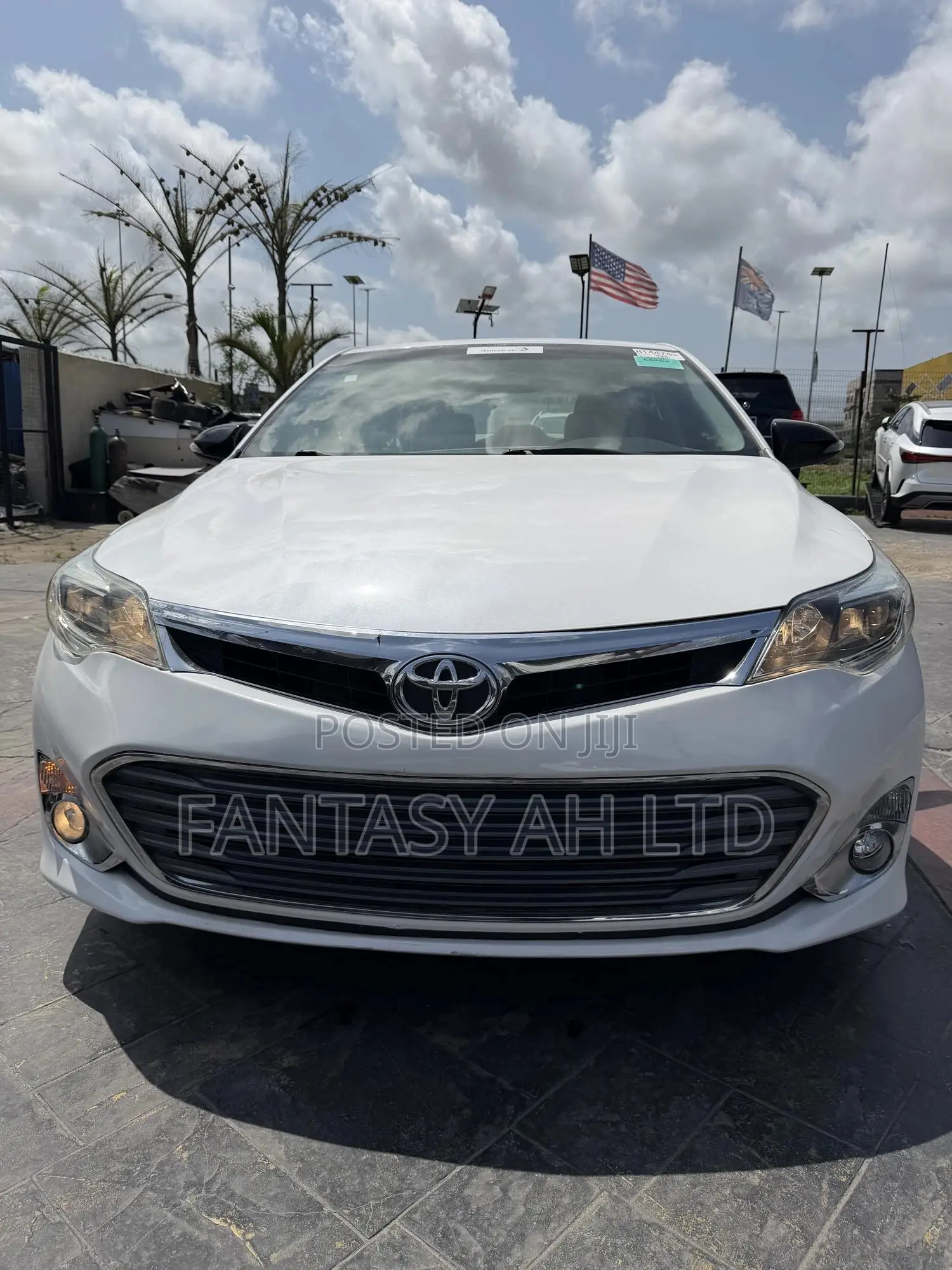 Toyota Avalon XLE 4dr Sedan (3.5L 6cyl 6A) 2014 White