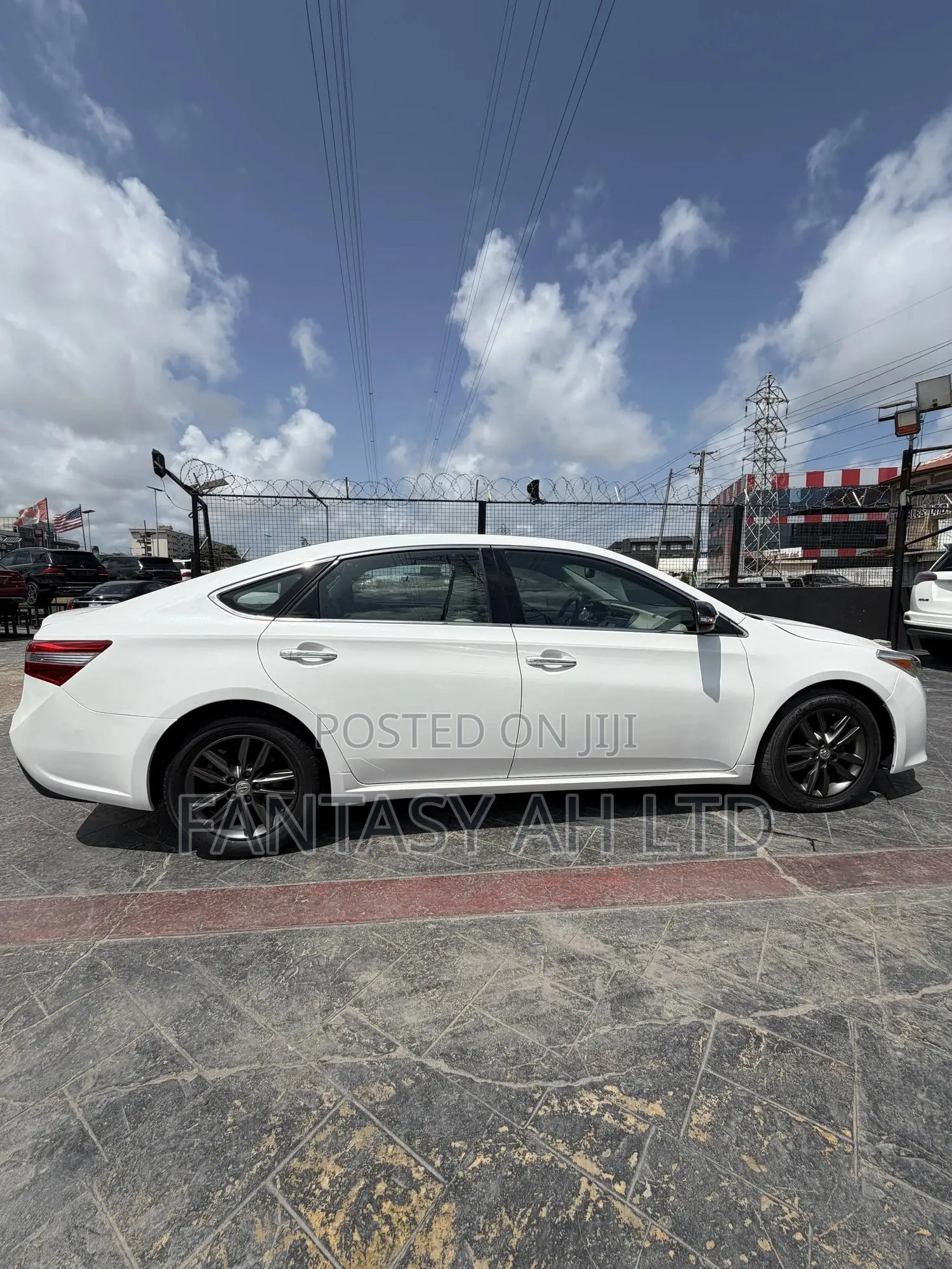 Toyota Avalon XLE 4dr Sedan (3.5L 6cyl 6A) 2014 White