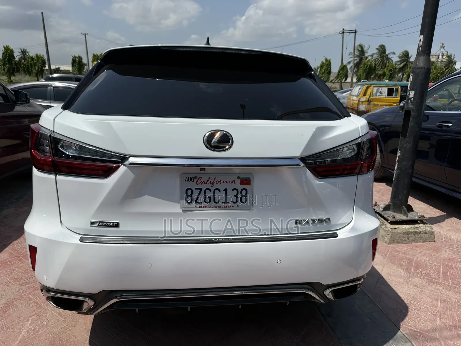 Lexus RX 350L Luxury FWD 2019 White