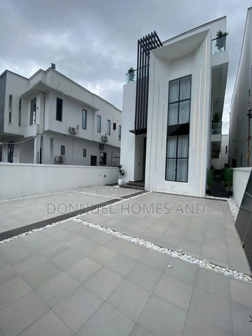 5bdrm Duplex in Lekki Expressway for sale