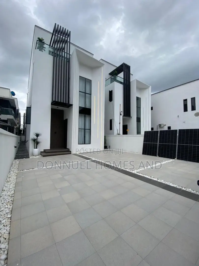 5bdrm Duplex in Lekki Expressway for sale