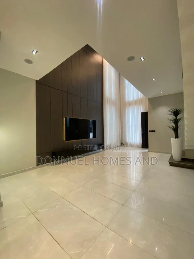 5bdrm Duplex in Lekki Expressway for sale