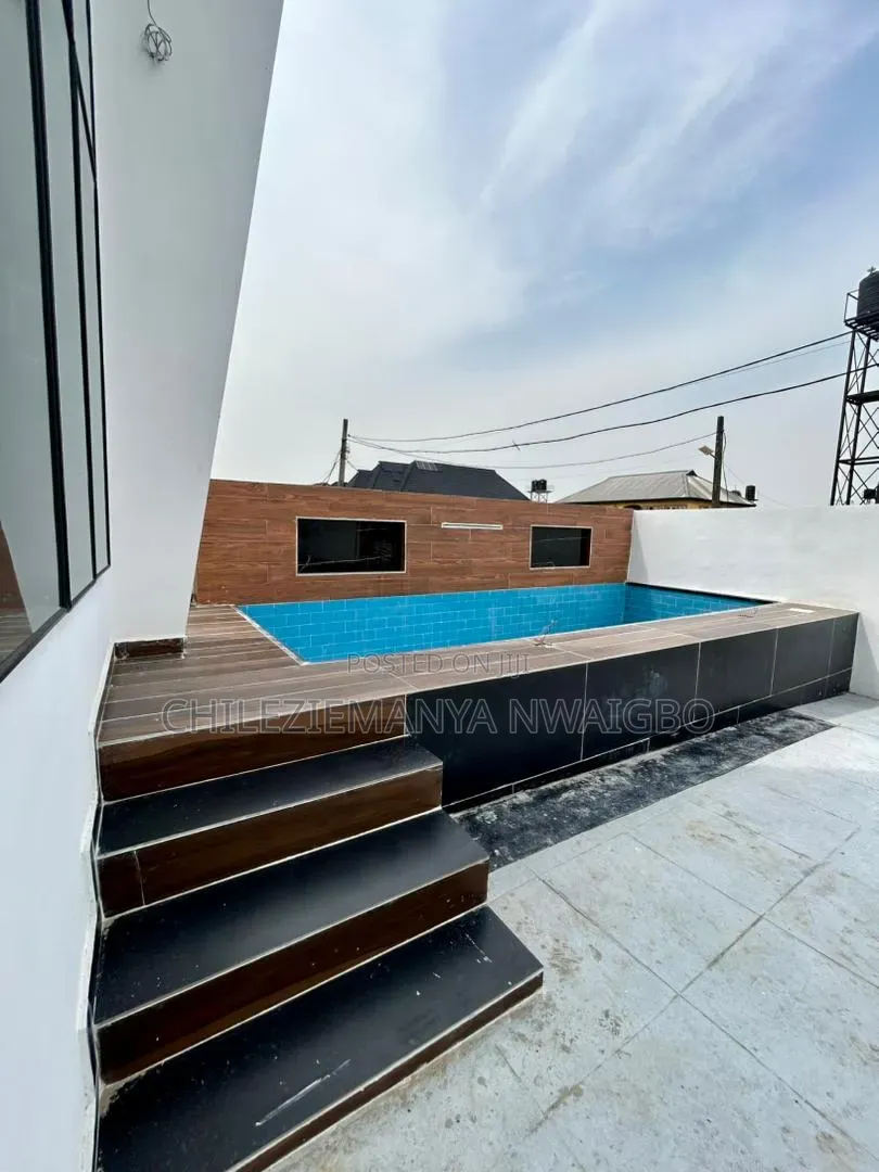 5bdrm Duplex in Sangotedo for sale