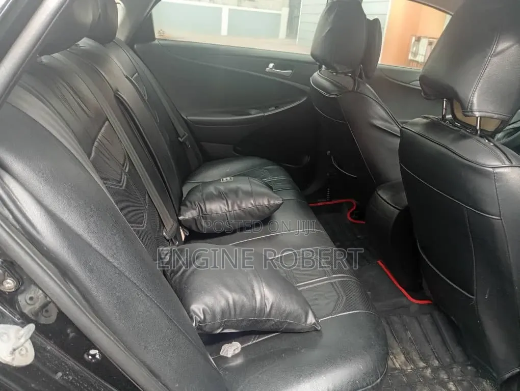 Hyundai Sonata Limited Sedan FWD (2.4L 4cyl 6A) 2012 Black