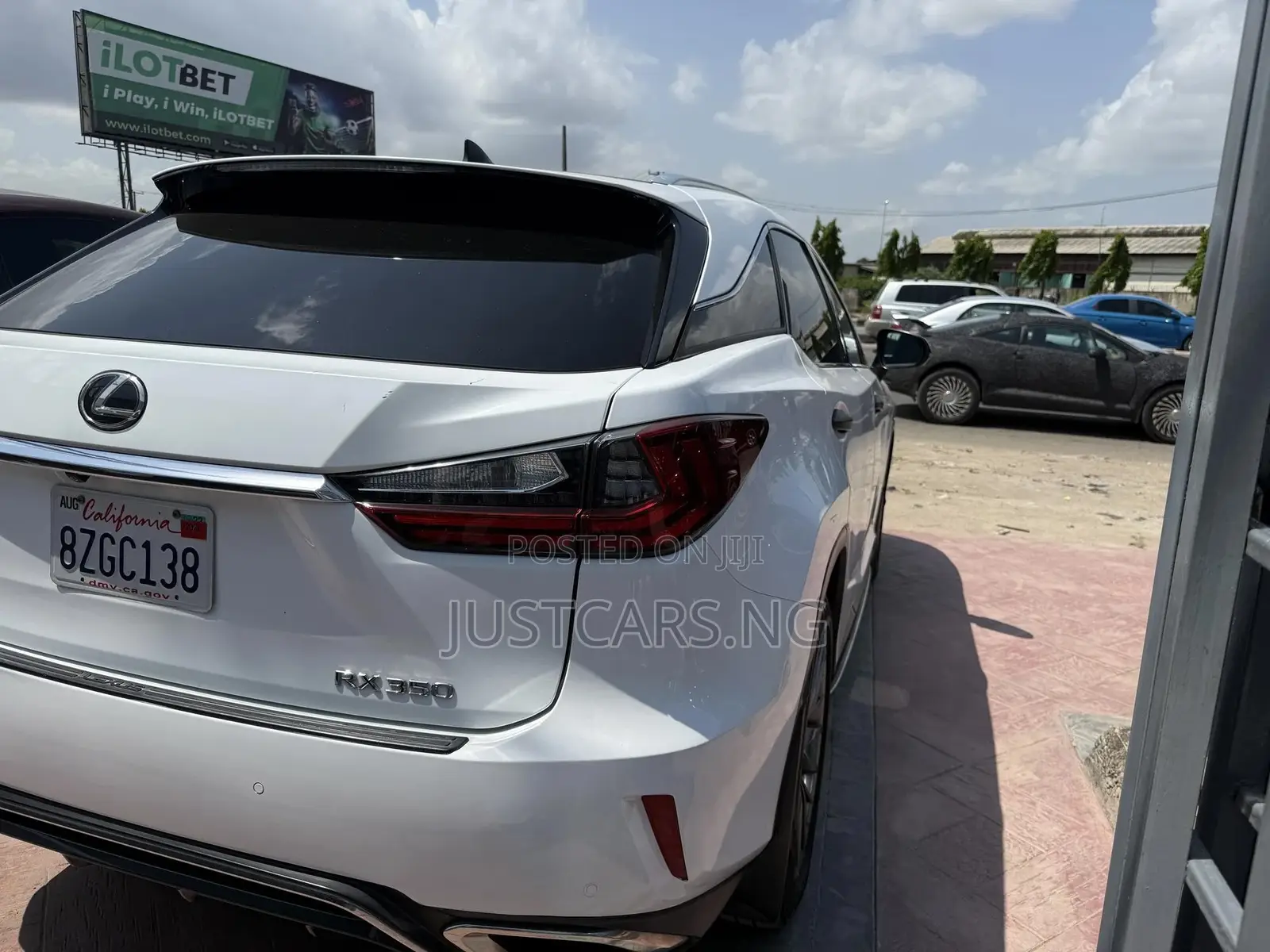Lexus RX 350L Luxury FWD 2019 White