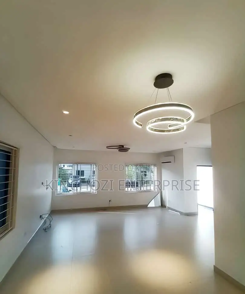 3bdrm Duplex in Earls Court Ikate for sale
