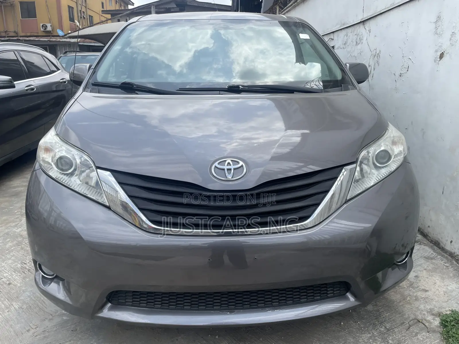 Toyota Sienna 2011 Gray