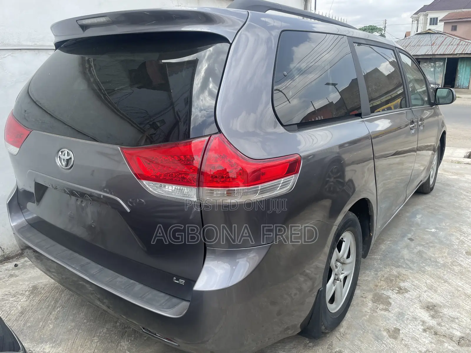 Toyota Sienna 2011 Gray
