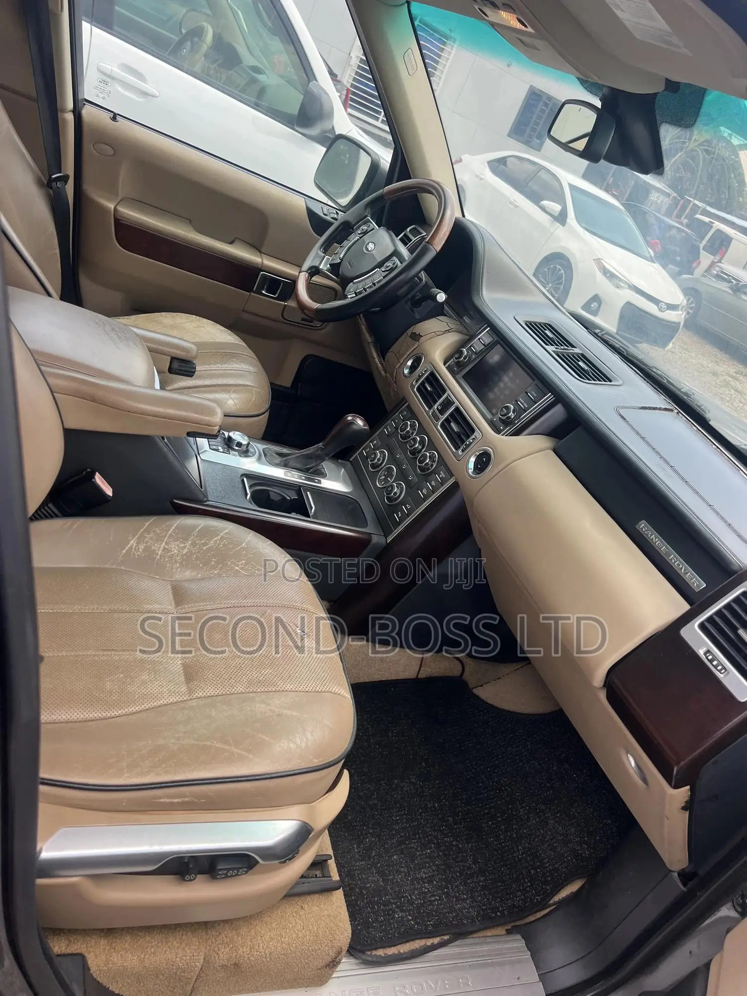 Land Rover Range Rover Vogue 2011 Beige