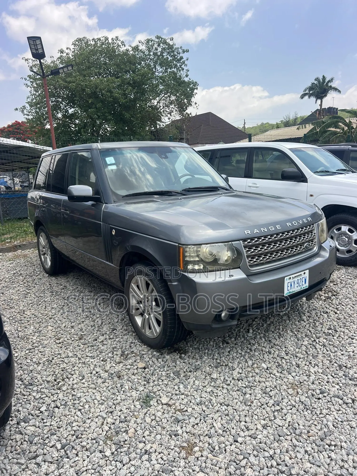 Land Rover Range Rover Vogue 2011 Beige