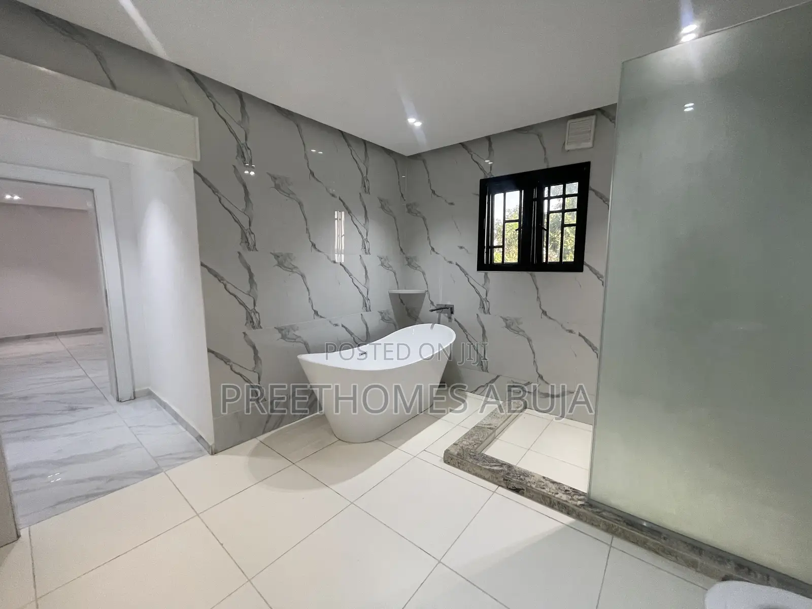 Exquisite 4 Bedrooms Terrace With Bq