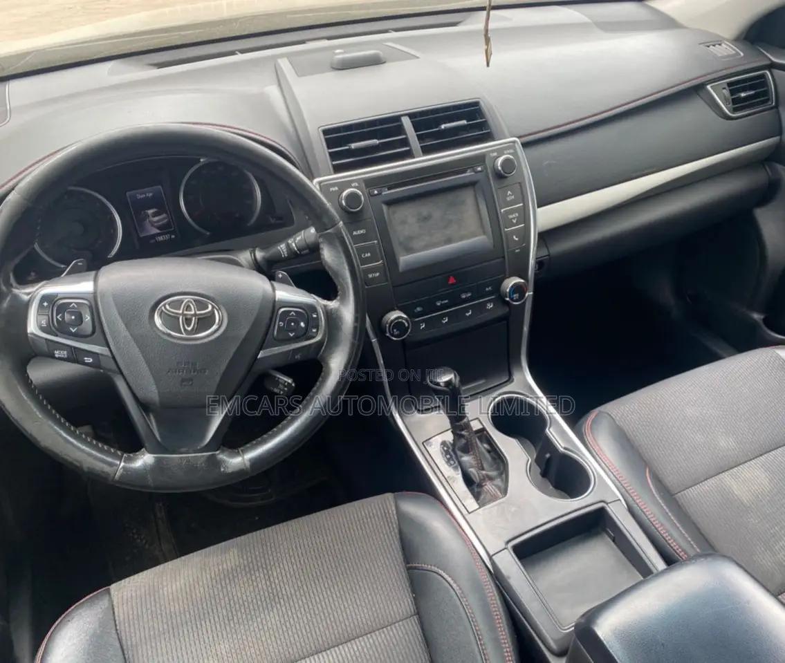 Toyota Camry SE 4dr Sedan (2.5L 4cyl 6A) 2017 Black