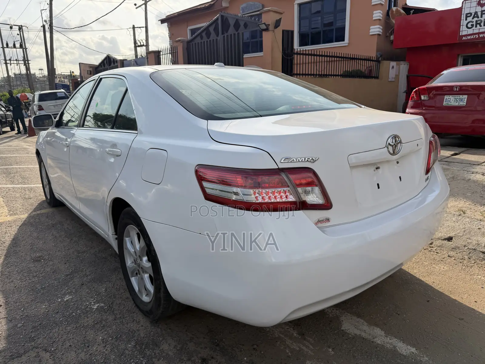 Toyota Camry LE 4dr Sedan (2.5L 4cyl 6A) 2011 White