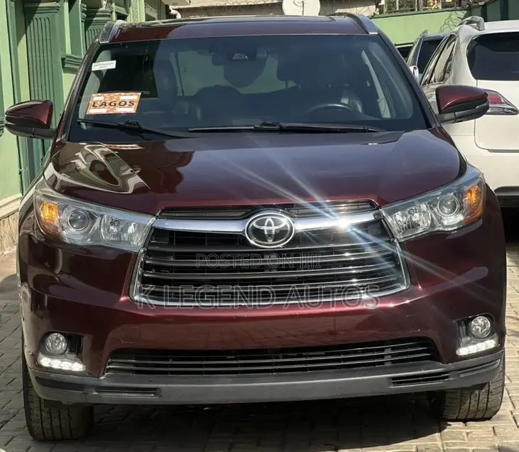 Toyota Highlander LE 4dr SUV AWD (3.5L 6cyl 6A) 2014 Red