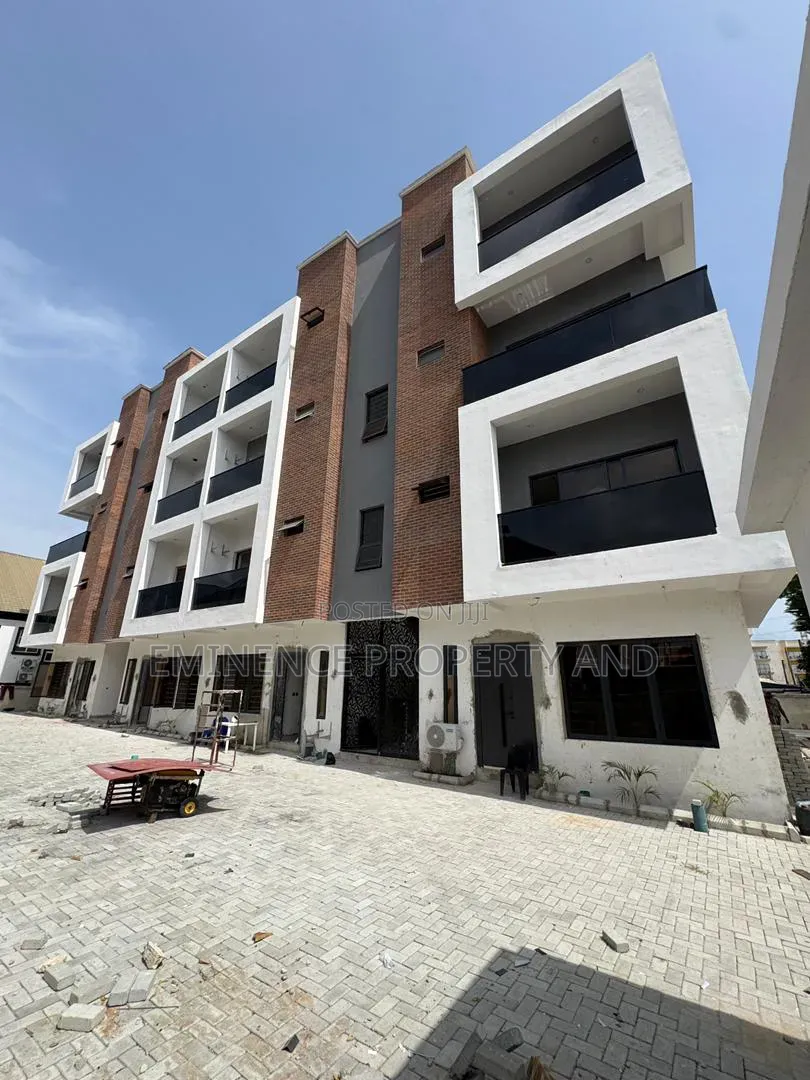 Spacious 3 Bedroom Maisonette Duplex With a Bq