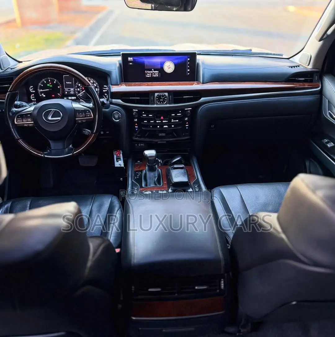 Lexus LX 570 AWD 2018 Gold