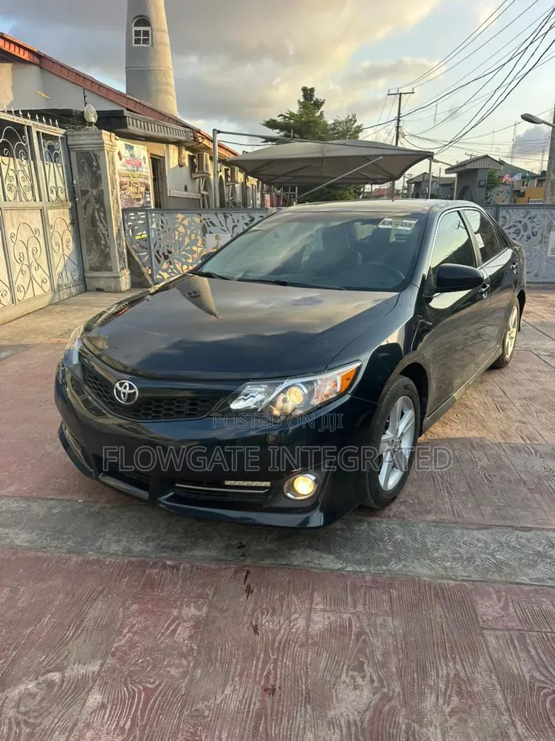 Toyota Camry SE 4dr Sedan (2.5L 4cyl 6A) 2013 Black