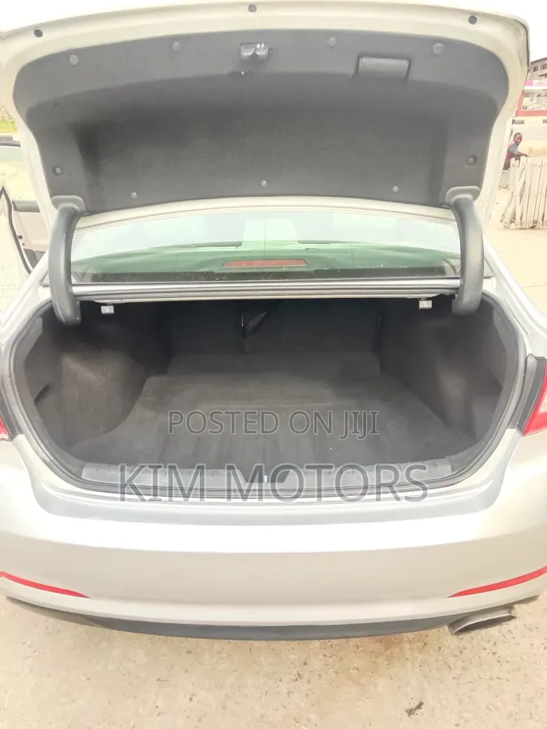 Hyundai Sonata Base Sedan FWD (2.4L 4cyl 6A) 2017 Silver