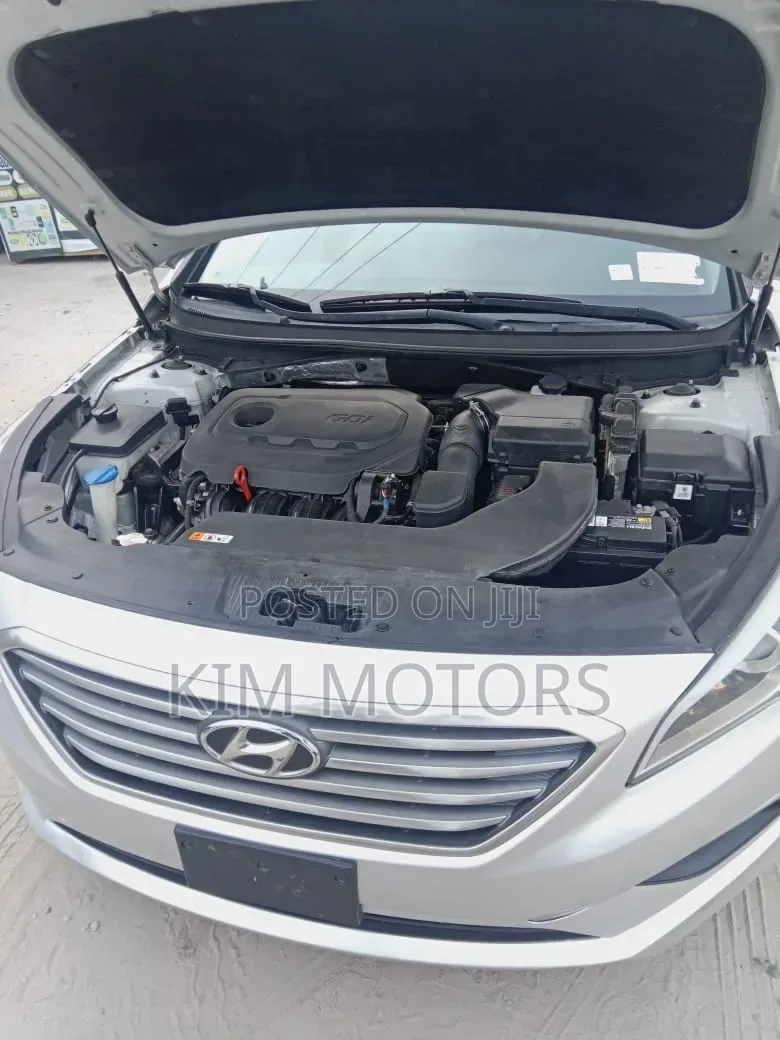 Hyundai Sonata Base Sedan FWD (2.4L 4cyl 6A) 2017 Silver