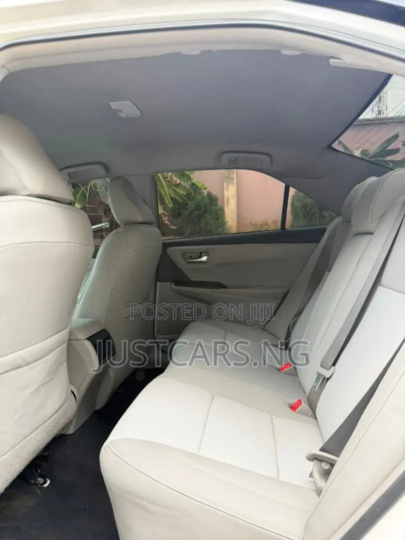 Toyota Camry LE 4dr Sedan (2.5L 4cyl 6A) 2016 White