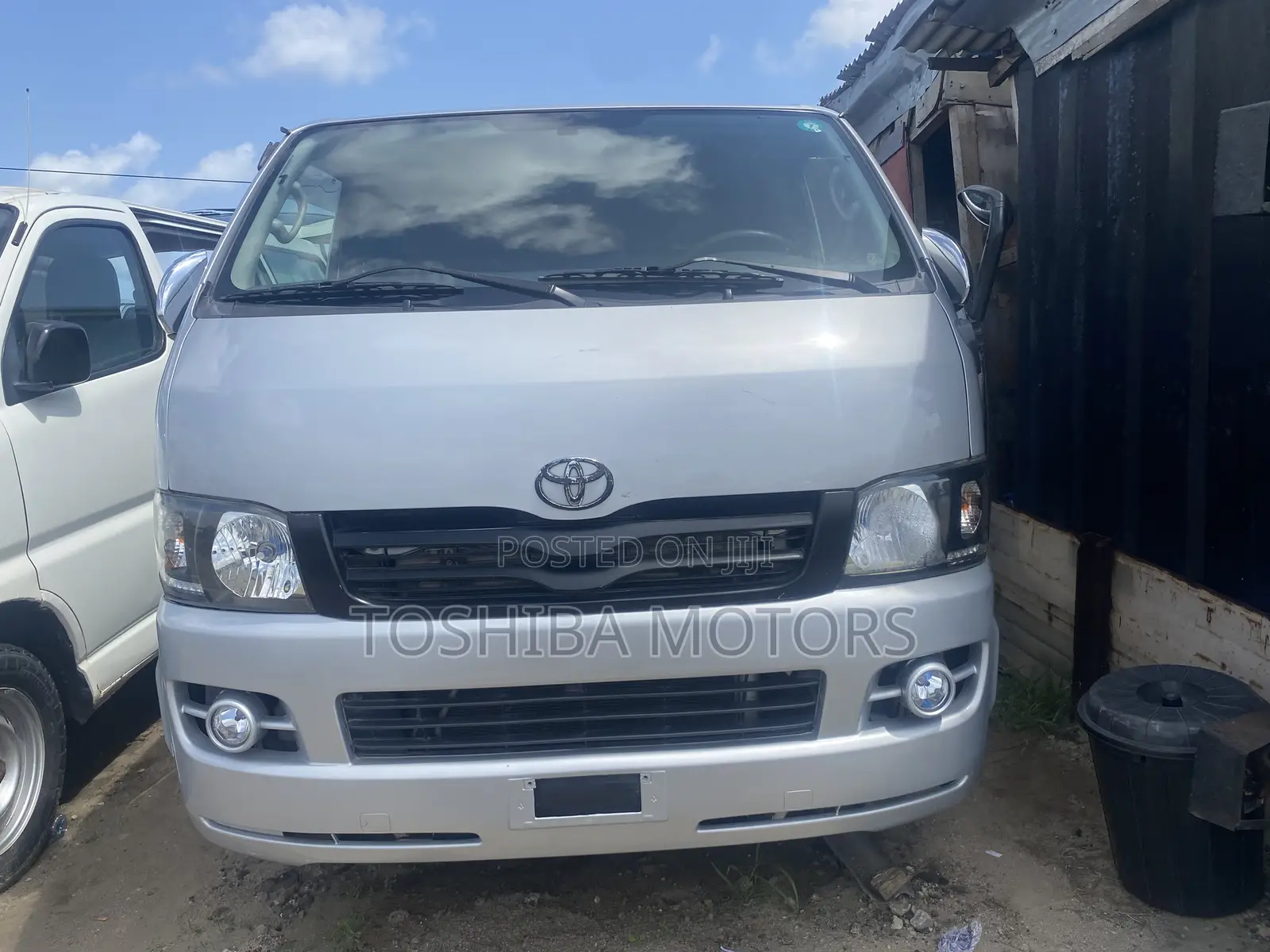 Toyota HiAce 2013 Silver