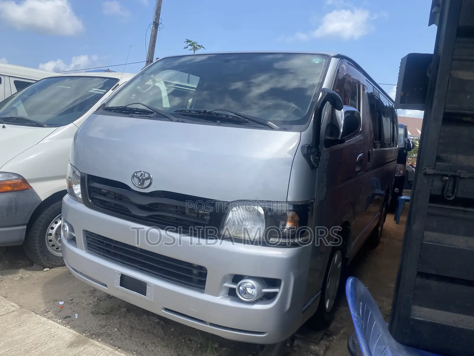 Toyota HiAce 2013 Silver