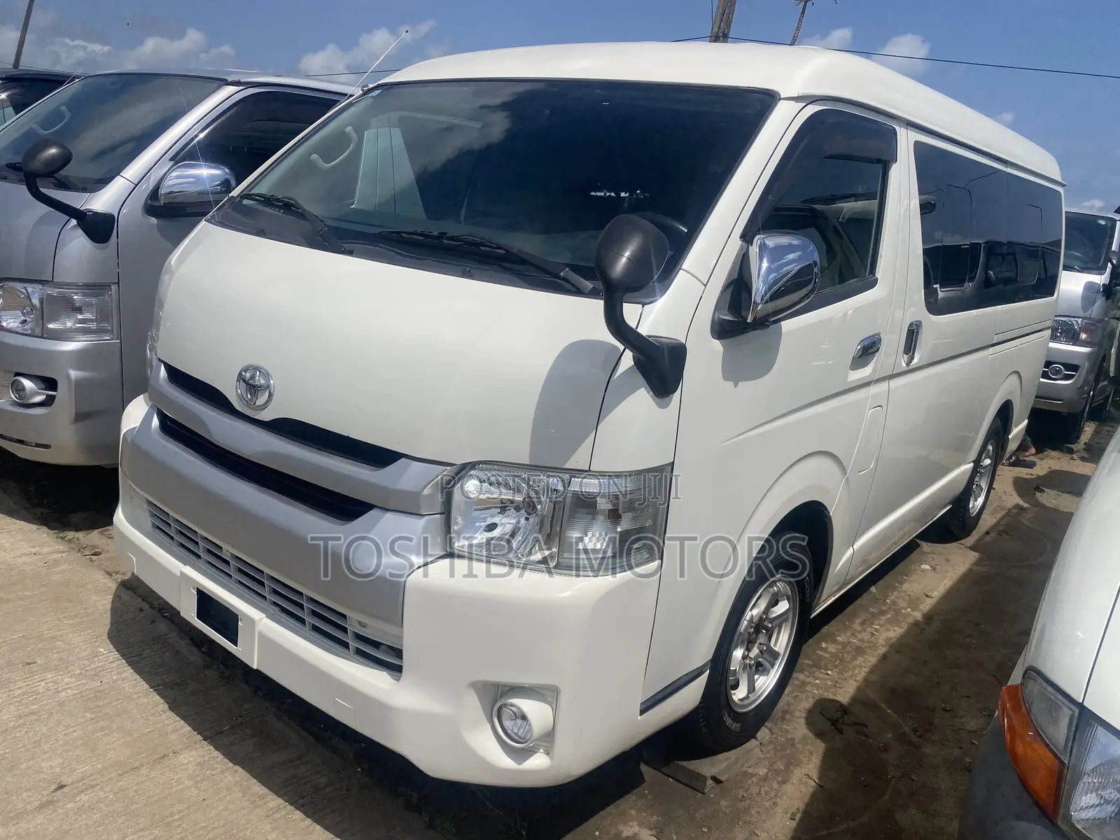 Toyota HiAce 2015 White