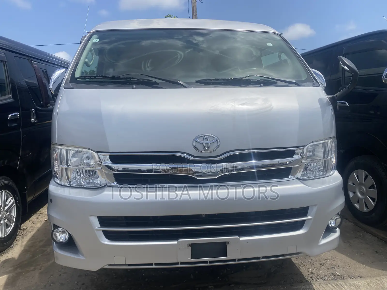 Toyota HiAce 2015 Silver