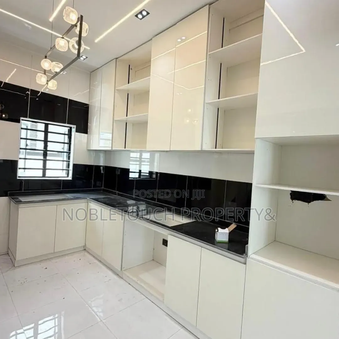 4bdrm Duplex in Ikota Gra Lekki for sale