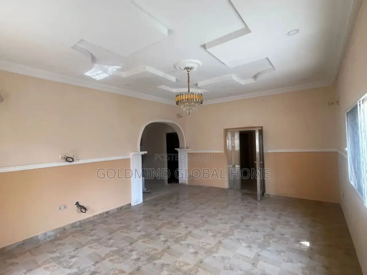 4bdrm Bungalow in Lugbe - Abuja for sale