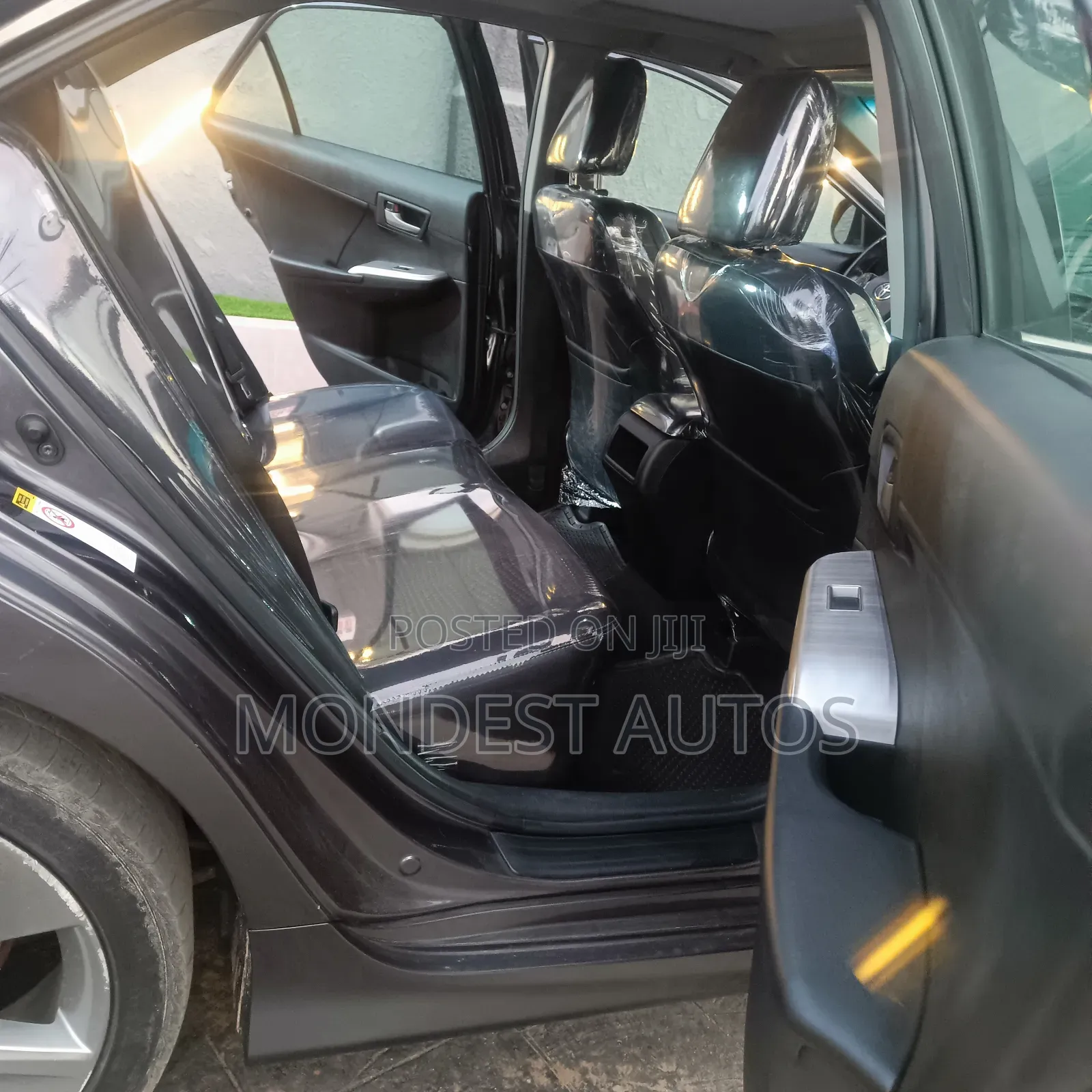 Toyota Camry SE 4dr Sedan (2.5L 4cyl 6A) 2014 Gray