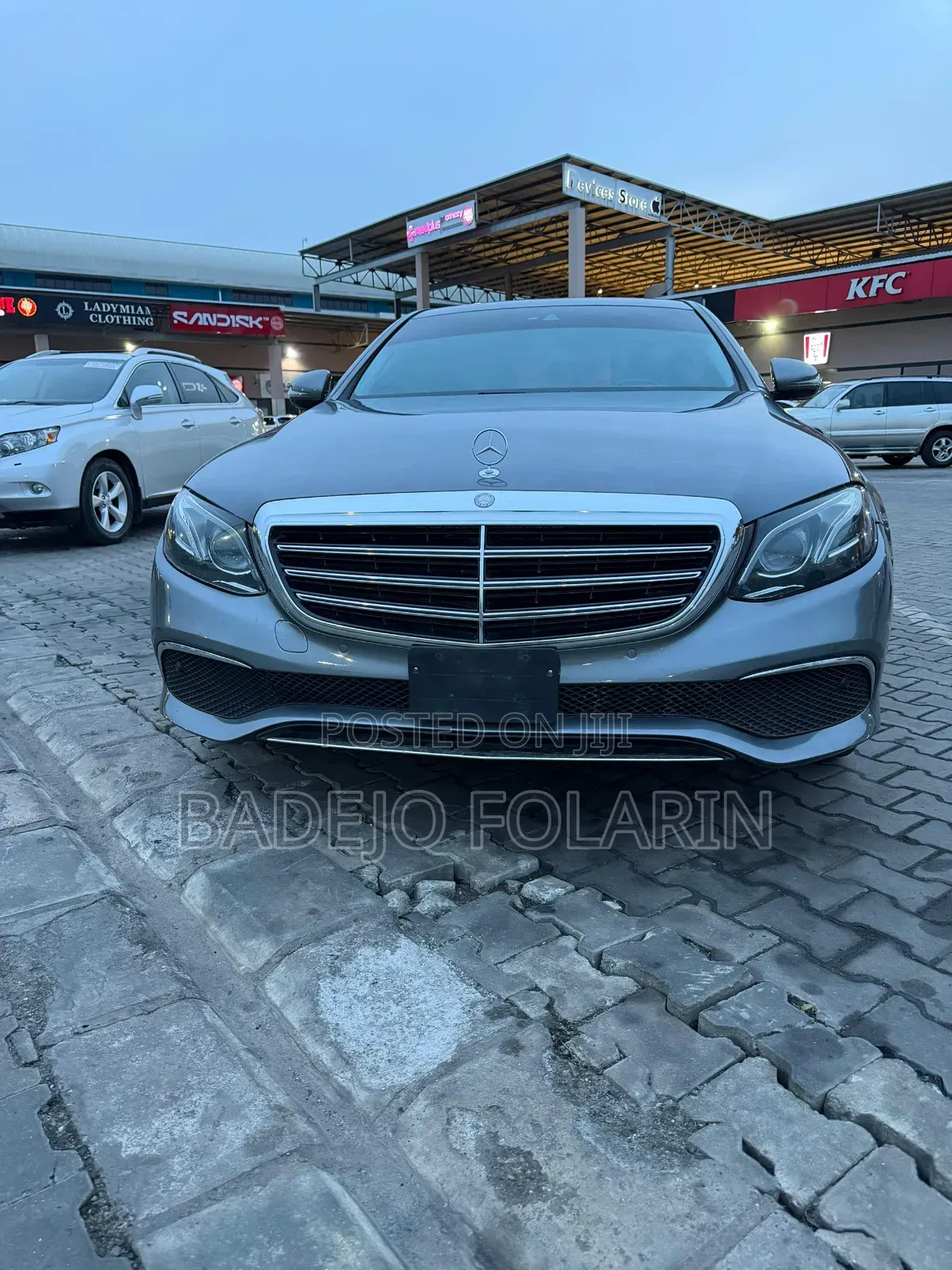Mercedes-Benz E300 4Matic AWD Sedan (2.0L 4cyl 9A) 2017 Gray