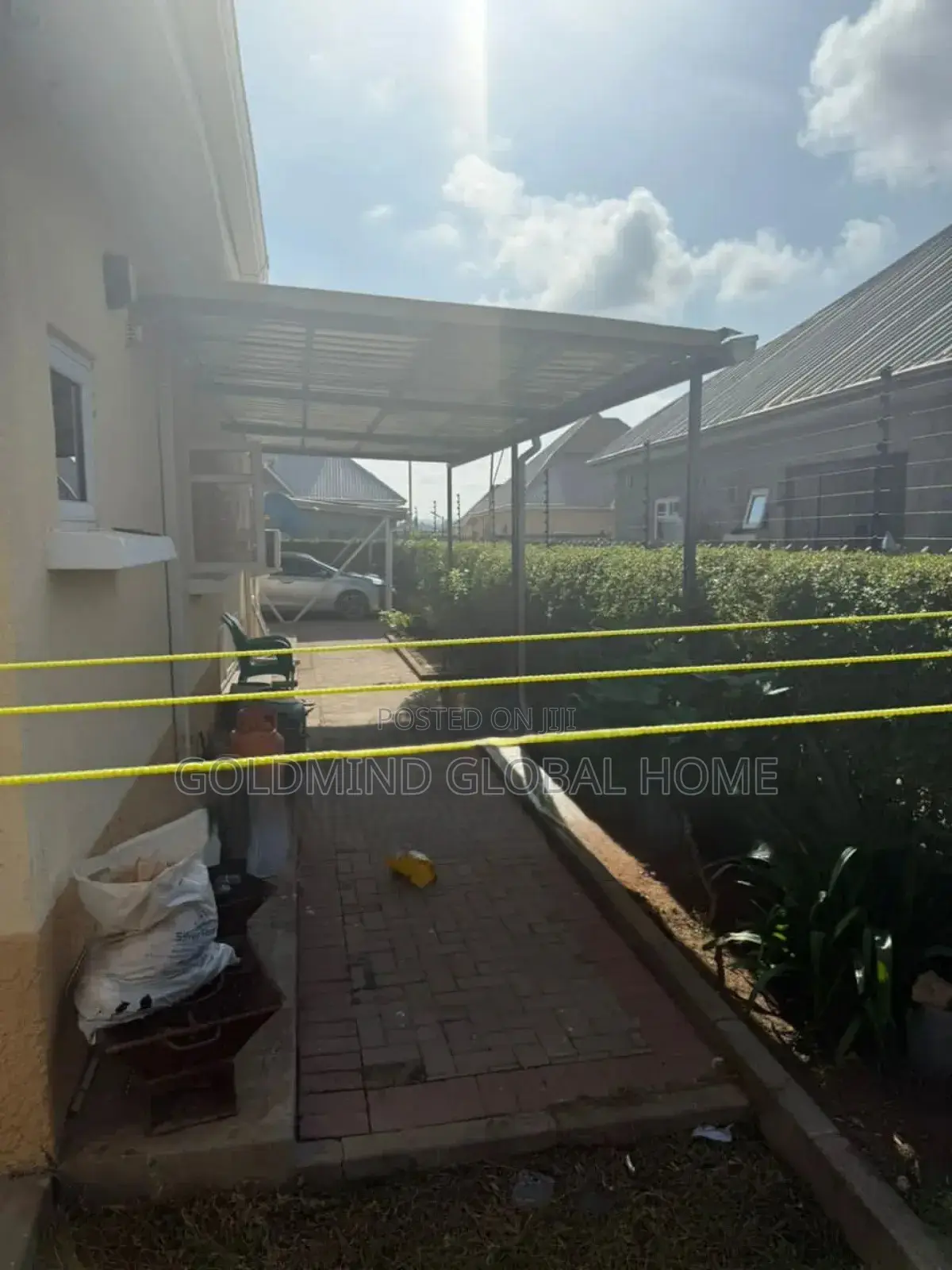 3bdrm Bungalow in Lugbe - Abuja for sale