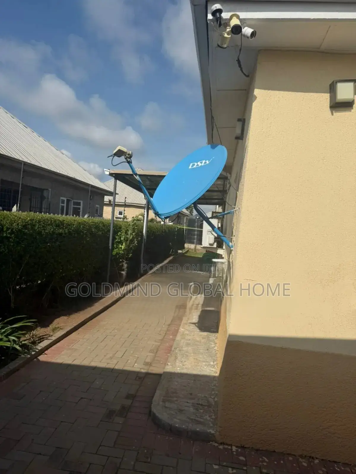 3bdrm Bungalow in Lugbe - Abuja for sale
