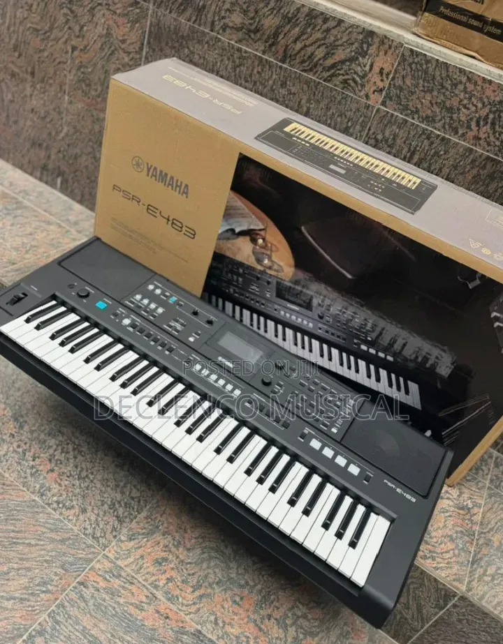 Yamaha Professional Keyboard PSR-E483