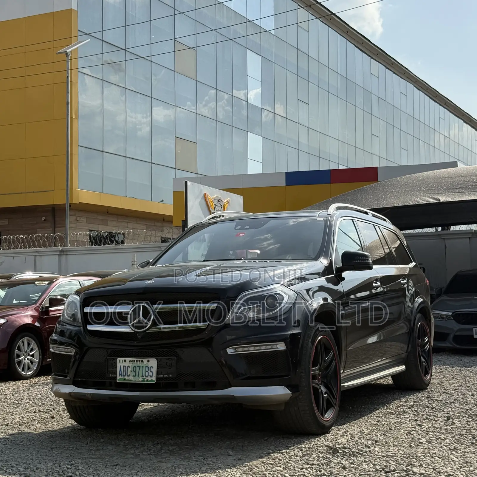 Mercedes-Benz GL-Class GL63 AMG 4dr SUV AWD (5.5L 8cyl Turbo 7A) 2015
