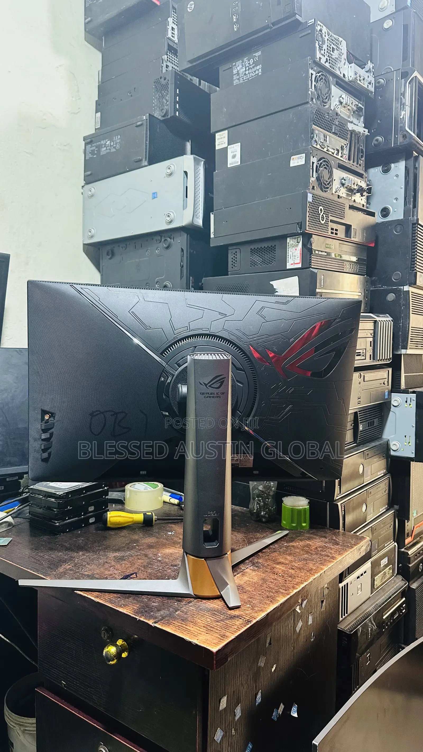 27 Inches High Frameless Gaming Monitor With 360hz Refresh Rate